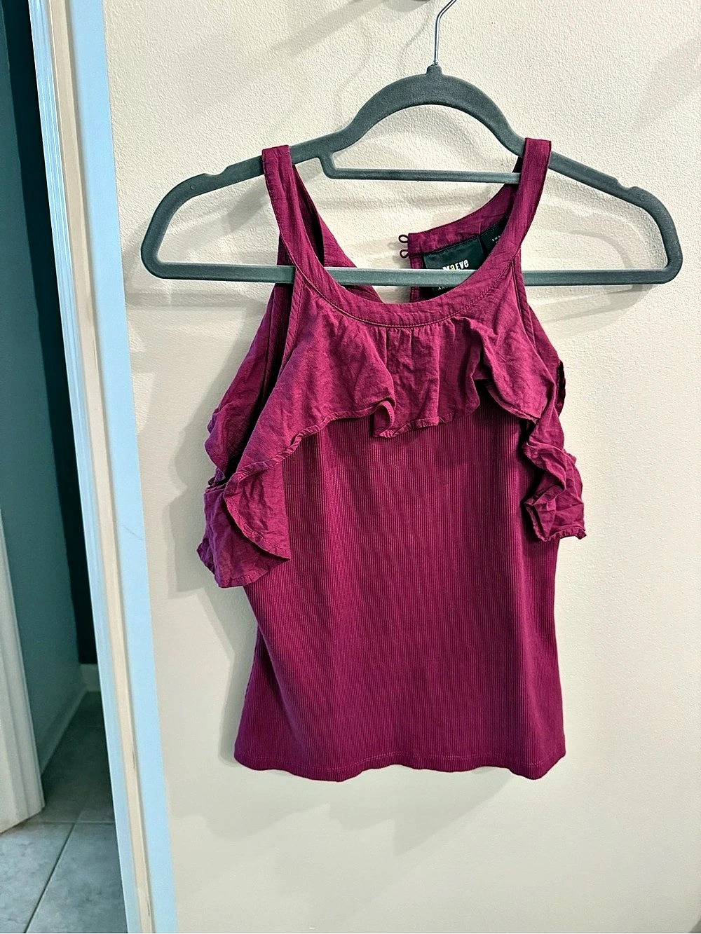 Maeve Ruffled Ribbed Halter Tank Top in Purple Size Small Like New
